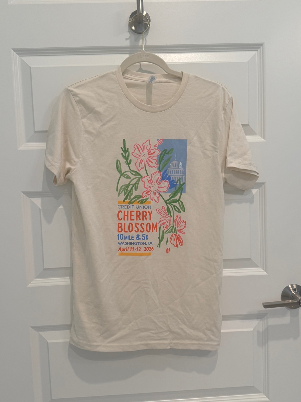 NWOT Cherry Blossom DC Running T Shirt 10 Mile 5 K Marathon 2026 Cream - Sz S